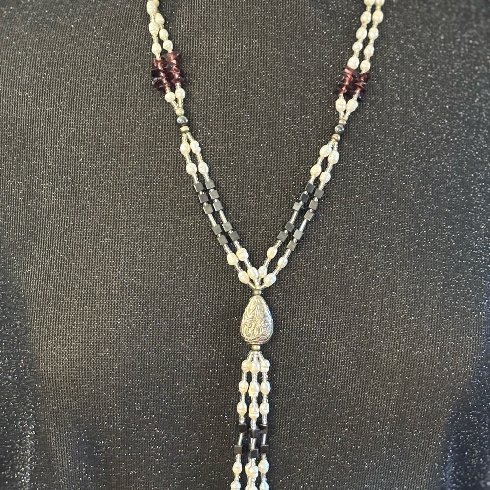 Chic Black and Silver Beaded Necklace